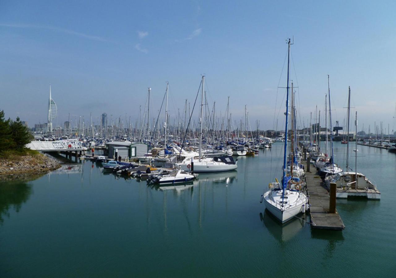 The Gallery Gosport Extérieur photo